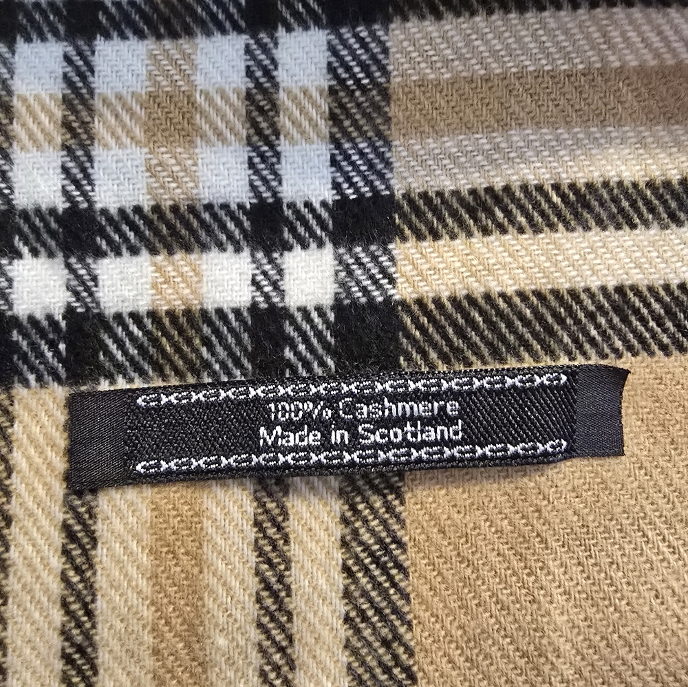 100% Cashmere Made in Scotland Scarf in EUC - Picture 2 of 3